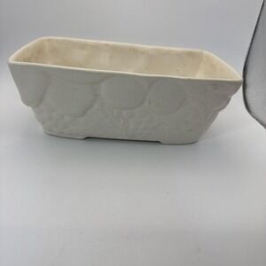 Vintage Hull USA Ceramic Matte White Fruit Planter F18 9‎ in